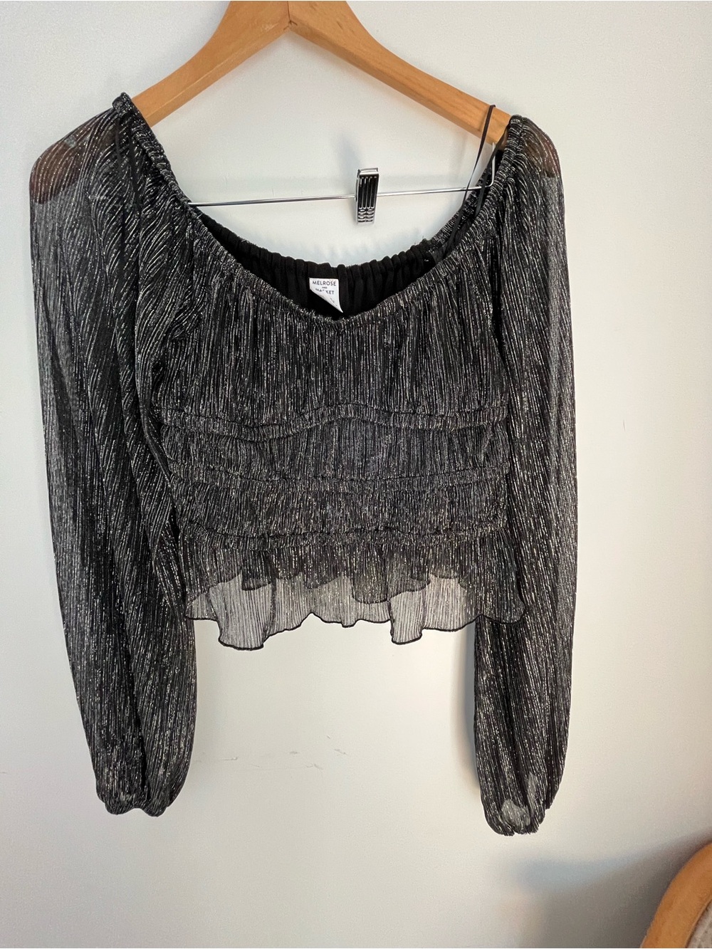 NWT Melrose and Market Black Metallic Ruffle Long-Sleeve Crop Top